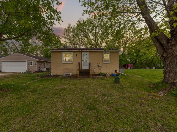 19624 Roberds Lake Blvd, Faribault, MN 55021