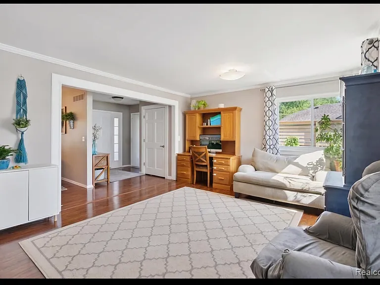 2233 Brookhaven Rd — Photo 3