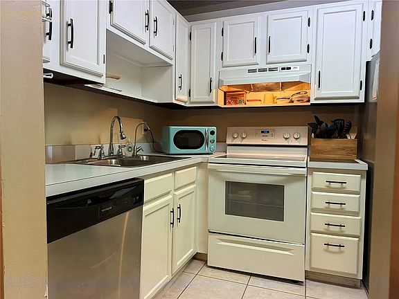 4th image of 60 Woodland Dr #104R