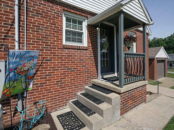 4th image of 922 East Ave