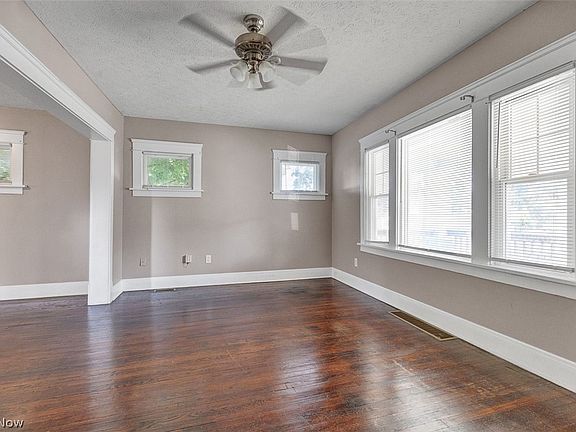 4th image of 10421 Dale Ave