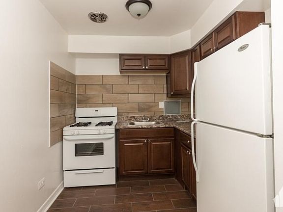 4th image of 1515 W Morse Ave APT 410