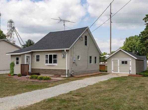 703 2nd St SW, Kasson, MN 55944