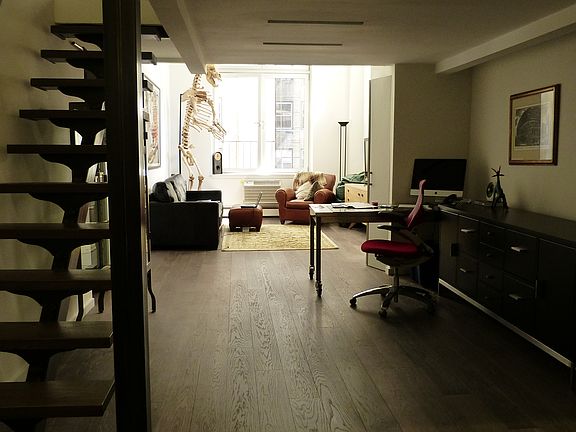3rd image of 257-259 W 93rd St #4C