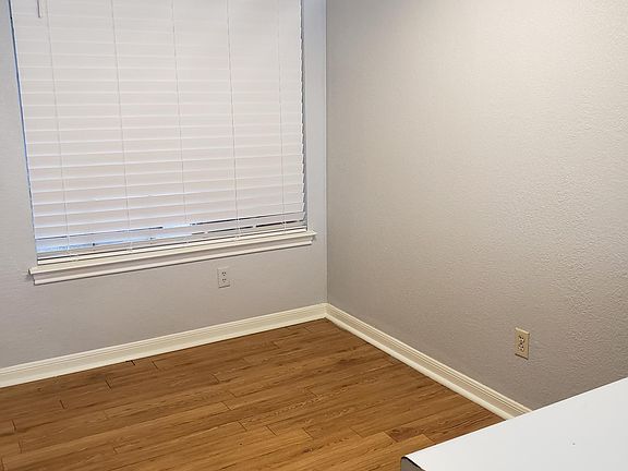 3rd image of 100 Jackman St APT 203