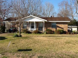 275 E 12th St, Luverne, AL 36049