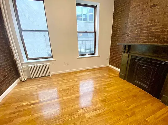 Rented by J PRESTON AND ASSOCIATES INC | media 8