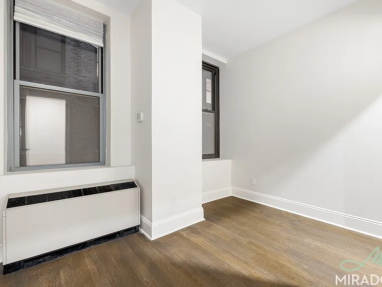 15 Park Row #3K — Photo 5