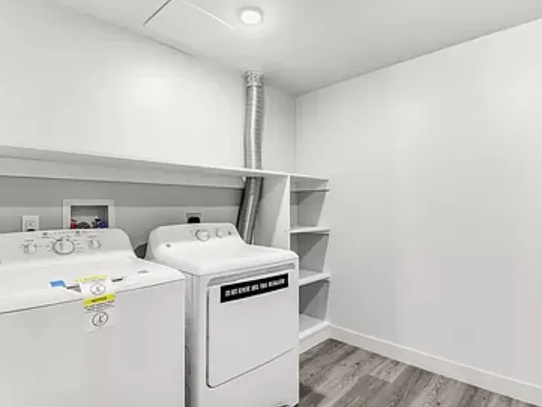 7040 N Woodman Ave #105 — Photo 17