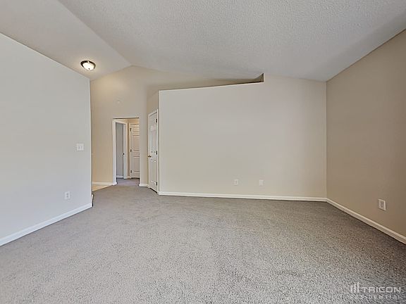 4th image of 330 Wildberry Ct