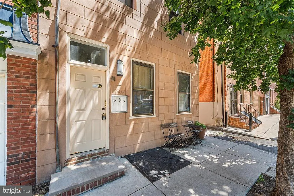 1 bed, 1.5 bath, 1100 sqft, $1,800 — Photo 1