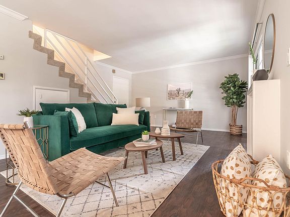2nd image of 12728 Moorpark St APT 1