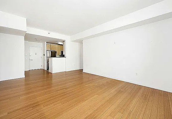 2nd image of 40 W 116th St APT B1010