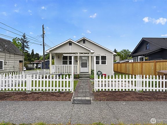 2nd image of 4609 S 66th Street