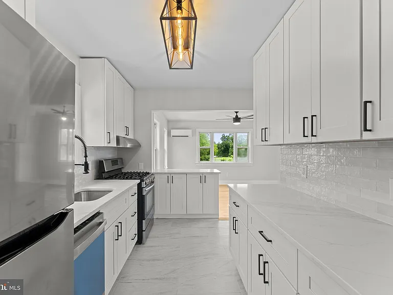 1818 Orange Rd — Photo 12