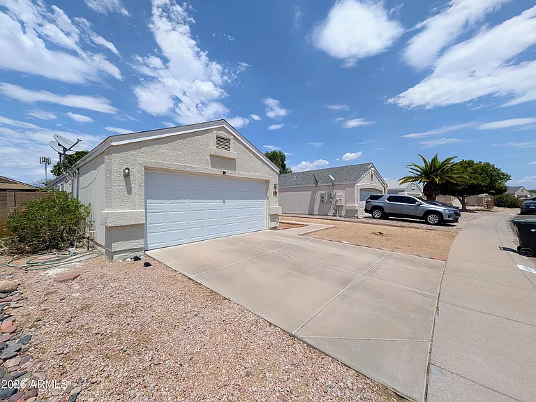 2824 W Angela Dr — Photo 4