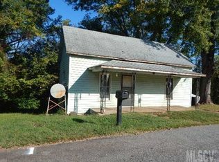 320 19th Ave SW, Hickory, NC 28602