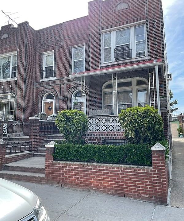 1st image of 32-22 81st St