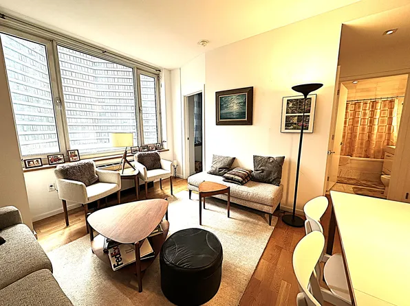 635 West 42nd Street 4K image 3 of 29