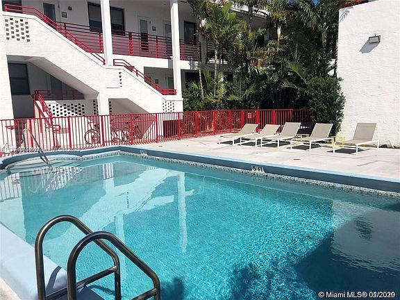 5th image of 9040 Collins Ave #117