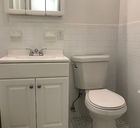 2nd image of 5 Saint Pauls Pl APT 1C