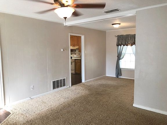 5th image of 3026 Broadway Blvd