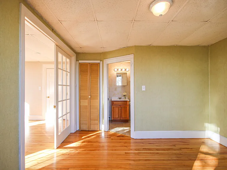 29 Saint Lawrence St #2 — Photo 21