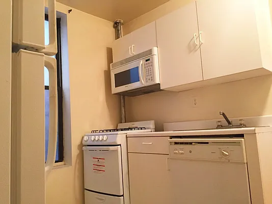 Rented by Bohemia Realty Group | media 2