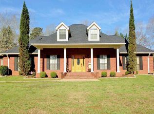 552 N Springlake Cir, Terry, MS 39170