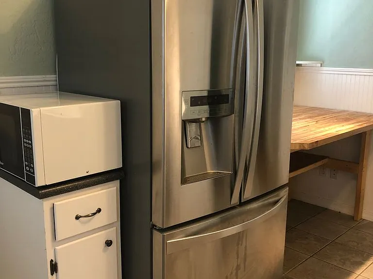 918 Bowie St — Photo 10