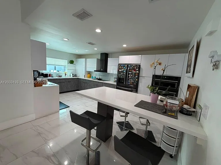 3121 SW 140th Ave — Photo 6