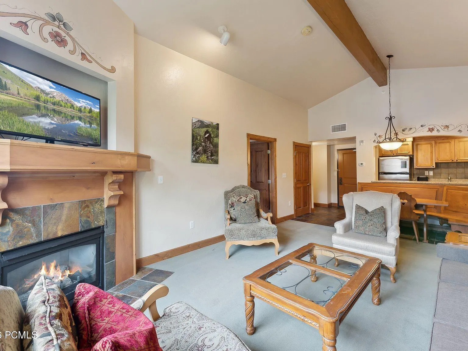 2 bed, 2.0 bath, 1059 sqft, $2,300 — Photo 2