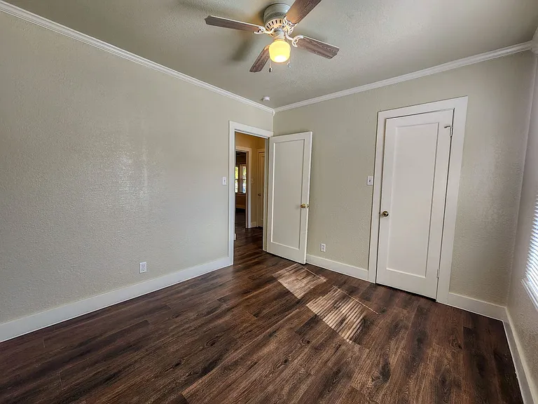 1002 Overland Ct — Photo 18