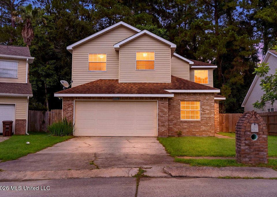 1st image of 11118 Oakcrest Dr