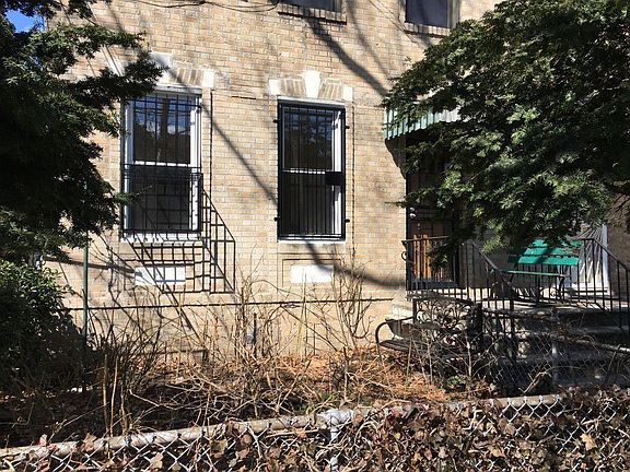 4th image of 23-46 27th St #1A