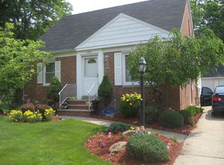 1395 Irene Rd, Lyndhurst, OH 44124