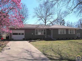 5317 SW 25th St, Topeka, KS 66614