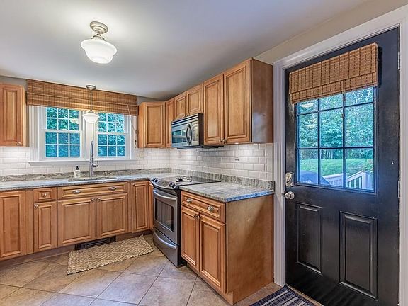 5th image of 6 Felton Ln
