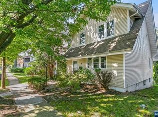 80 7th St, Ridgefield Park, NJ 07660