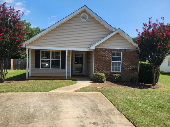 306 Strawbridge Ln, Bonaire, GA 31005