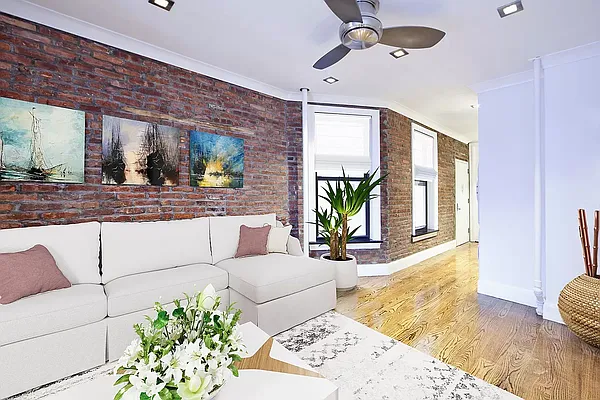 Rented by R New York | media 1