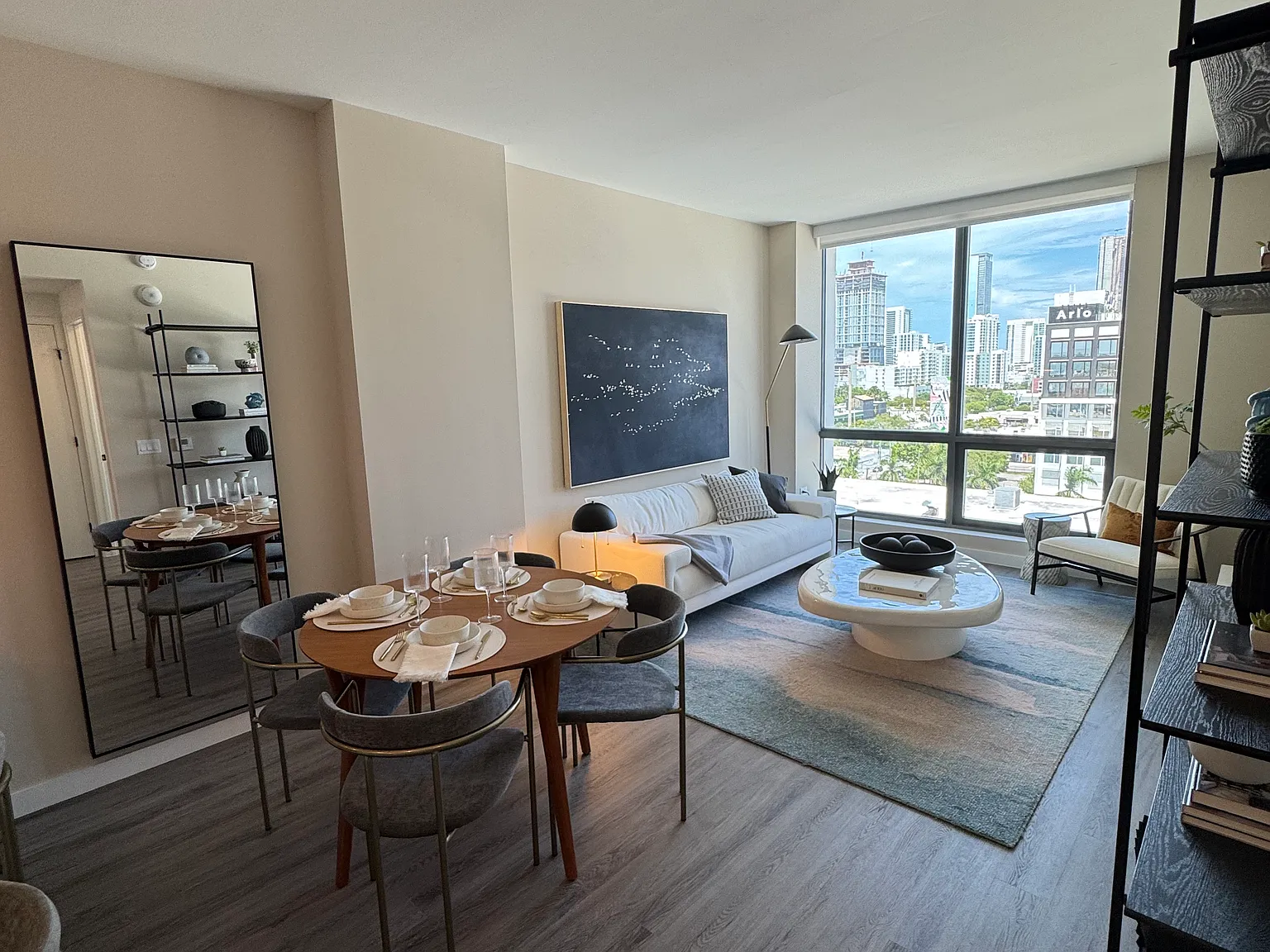 1 bed, 690 sqft, $2,375 — Photo 4