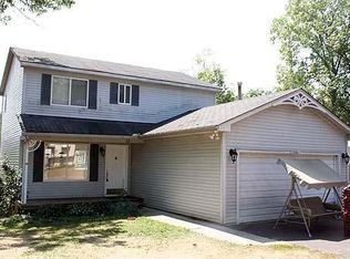 536 E Grand Traverse St, Commerce Township, MI 48382