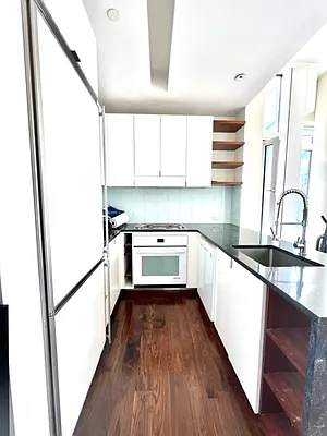 Rented by Nest Seekers International | media 35