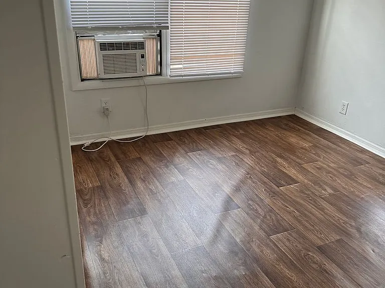 932 Linden Ave — Photo 7
