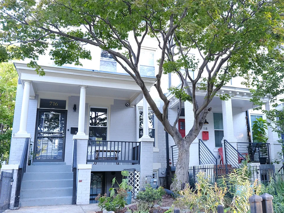 716 K St NE