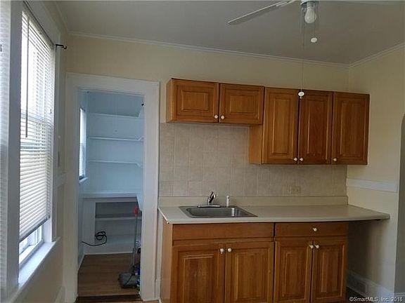 5th image of 192-194 Canfield Ave