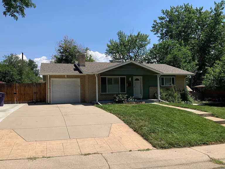 2854 S Yates St — Photo 2