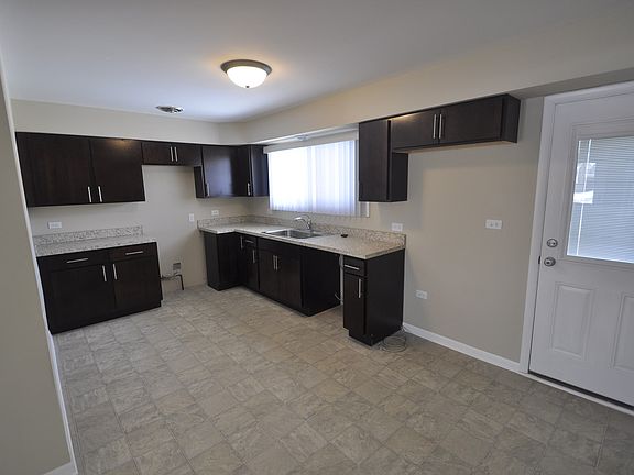 3rd image of 128 E Normandy Dr