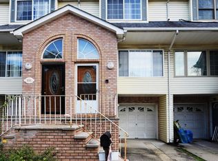 108 Pelican Cir, Staten Island, NY 10306